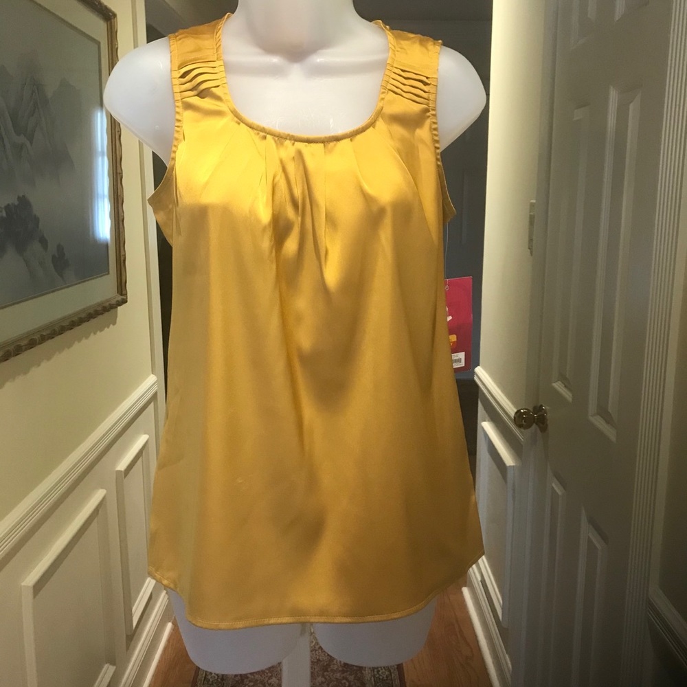 NWT 212 Collection gold color sleeveless top, Size: XS